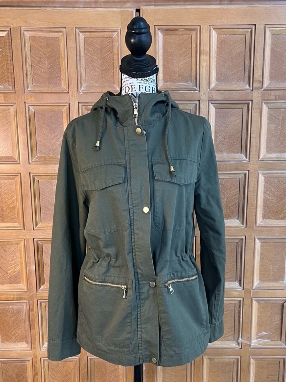 Woman’s London Fog lightweight  Olive green Hooded Anorak utility Jacket - Small